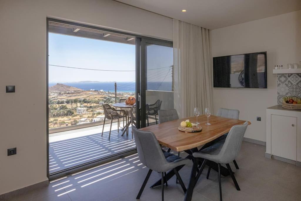 Pearl And Holiday home *